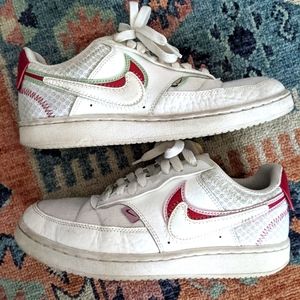 Nike U Complete Me Low Top Shoes